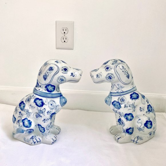 RARE HAND PAINTED BLUE AND WHITE CHINOISERIE DOGS - PAIR H: 12" - Picture 9 of 9